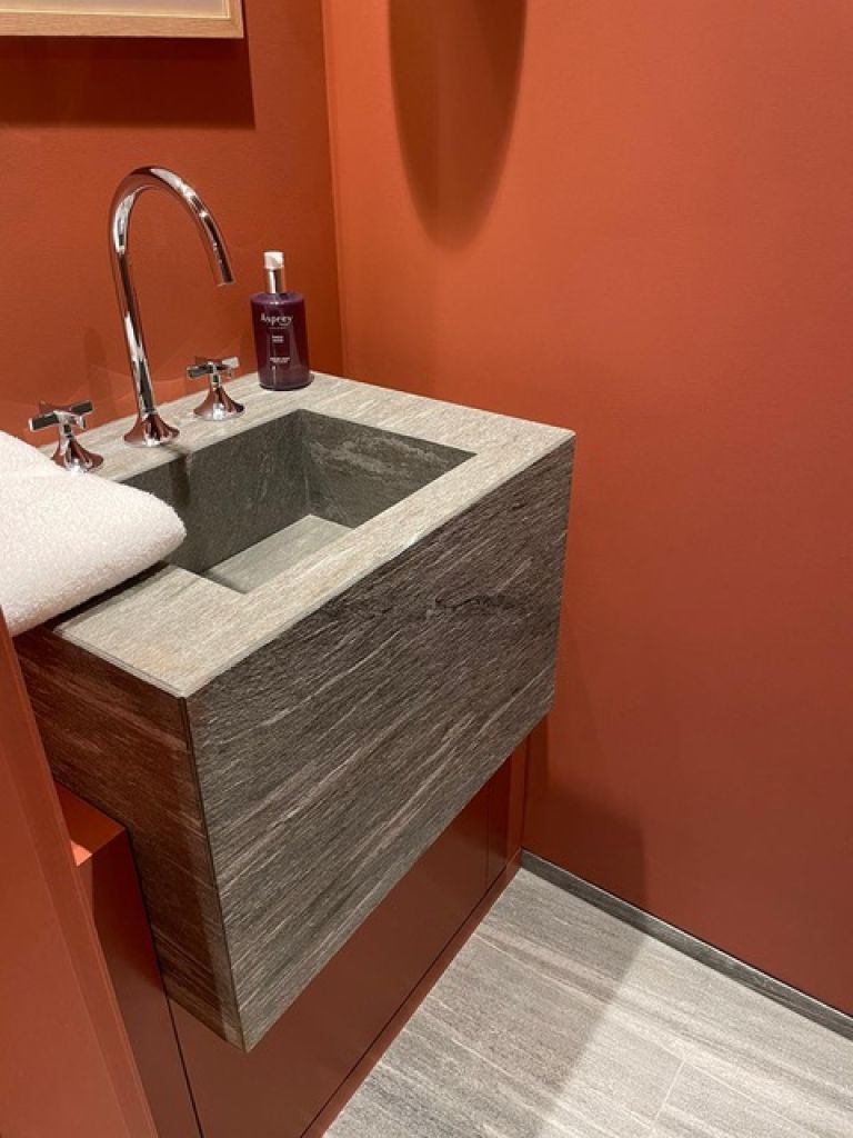 Badezimmer mit Naturstein - Referenz