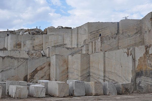 Natursteine in der Schweiz und in Italien