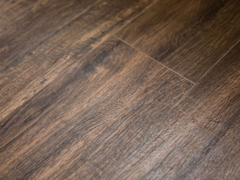 Grosse Ausstellung an Keramik, Marmor und Natursteinen in La Punt (Graubünden)