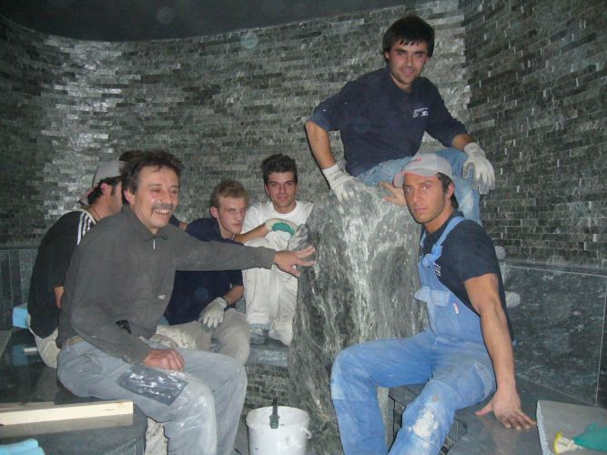 Zuverlässiges und gut ausgebildetes Team im Umgang mit Naturstein und Keramik